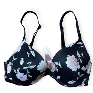 PINK VICTORIA’S SECRET Women’s Black Floral Wear Everywhere T-Shirt Lightly Line